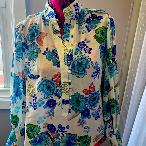 Misa Hylton Stand Collar Woven Blouse - Picture 5 of 11